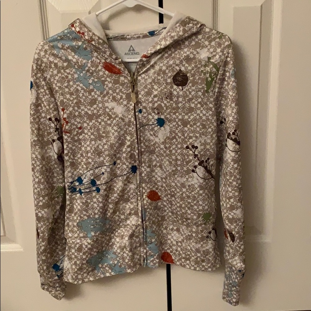 Ascend pullover